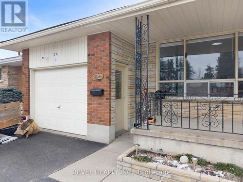 26 Wiltshire Drive, Brantford, ON - Outdoor