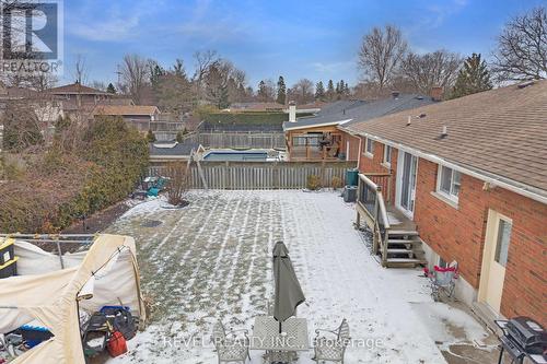 26 Wiltshire Drive, Brantford, ON - Outdoor
