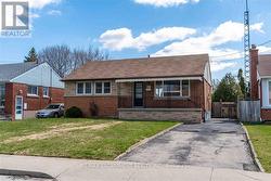 67 TOBY CRESCENT  Hamilton, ON L8T 2N9