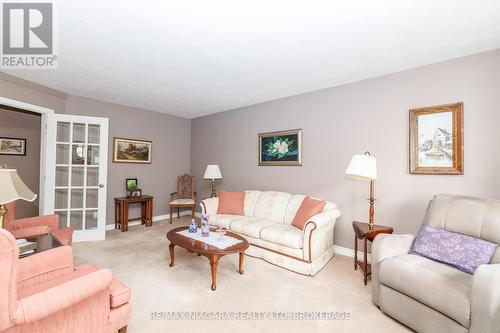 710 - 359 Geneva Street, St. Catharines (Fairview), ON - Indoor Photo Showing Living Room