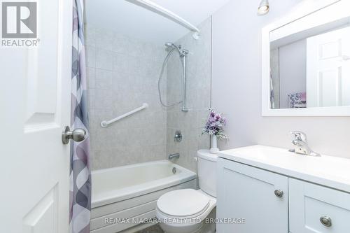710 - 359 Geneva Street, St. Catharines (Fairview), ON - Indoor Photo Showing Bathroom