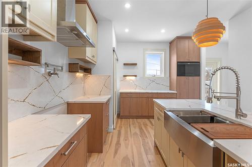 424 Empress Street, Saskatoon, SK - Indoor Photo Showing Kitchen With Double Sink