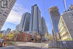 2202 - 117 BROADWAY AVENUE Toronto, ON M4P 1V3