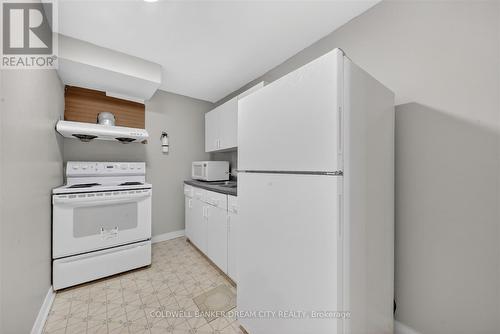 3 Windrush Trail, Toronto, ON - Indoor Photo Showing Kitchen