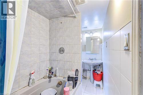 78 Markson Crescent, Hamilton, ON - Indoor Photo Showing Bathroom
