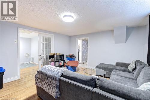78 Markson Crescent, Hamilton, ON - Indoor Photo Showing Living Room