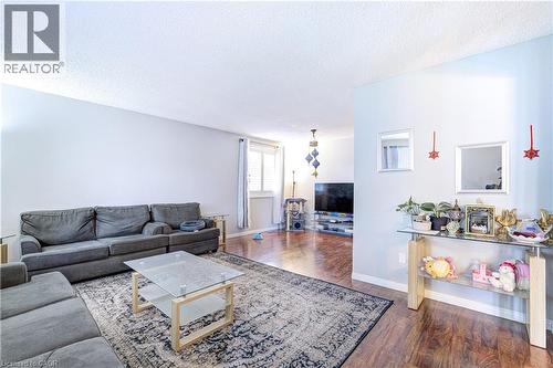 78 Markson Crescent, Hamilton, ON - Indoor Photo Showing Living Room