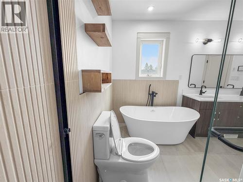 426 Empress Street, Saskatoon, SK - Indoor Photo Showing Bathroom
