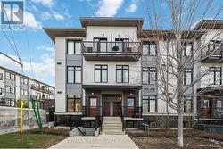 1 - 6 BICKNELL AVENUE Toronto, ON M6M 0B4