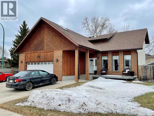 302 Nokomis PLACE  Saskatoon, SK S7K 5E2