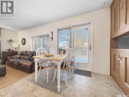 302 Nokomis Place, Saskatoon, SK - Indoor Photo Showing Living Room