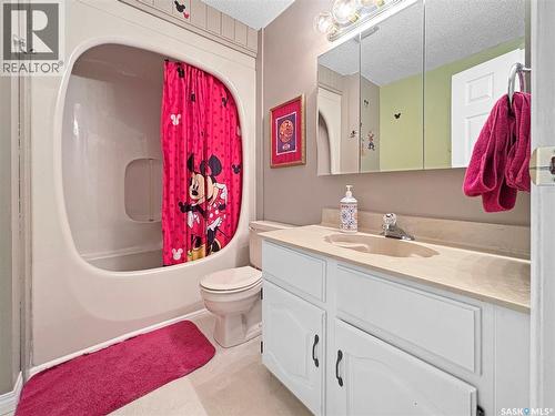 302 Nokomis Place, Saskatoon, SK - Indoor Photo Showing Bathroom
