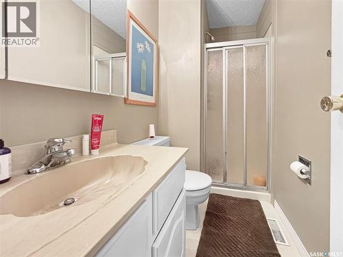 302 Nokomis Place, Saskatoon, SK - Indoor Photo Showing Bathroom