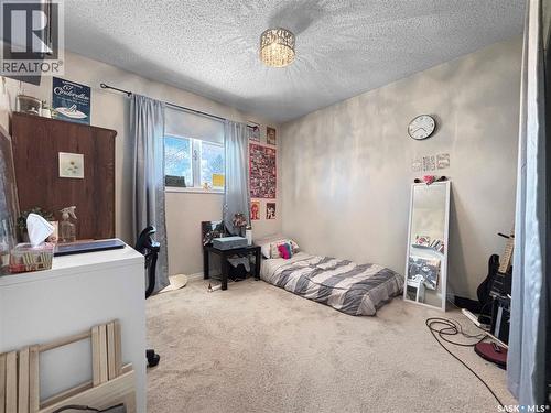 302 Nokomis Place, Saskatoon, SK - Indoor Photo Showing Bedroom