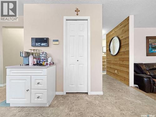 302 Nokomis Place, Saskatoon, SK - Indoor