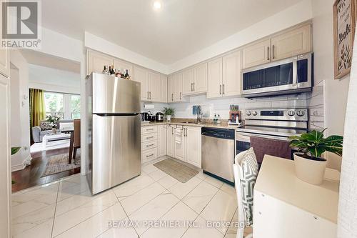 120 Ellerslie Road, Brampton, ON - Indoor Photo Showing Kitchen With Stainless Steel Kitchen