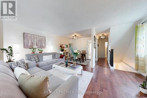 120 Ellerslie Road, Brampton, ON - Indoor Photo Showing Living Room