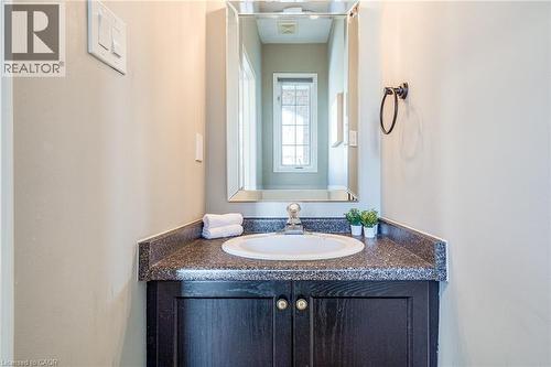 10 Davidson Boulevard Unit# 24, Dundas, ON - Indoor Photo Showing Bathroom