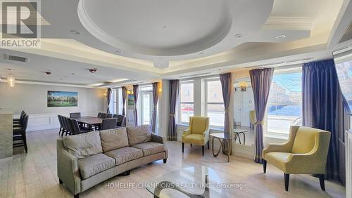 Ph17 - 28 Prince Regent Street, Markham, ON - Indoor Photo Showing Living Room