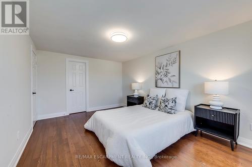 3184 Renton Road, Burlington, ON - Indoor Photo Showing Bedroom