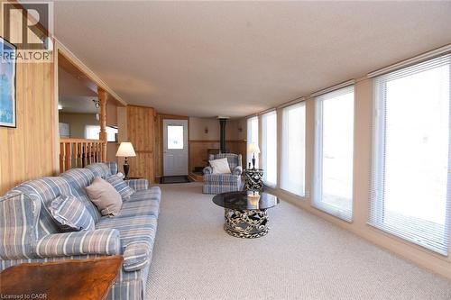 57 Concession 12 E Unit# 101, Flamborough, ON - Indoor Photo Showing Living Room