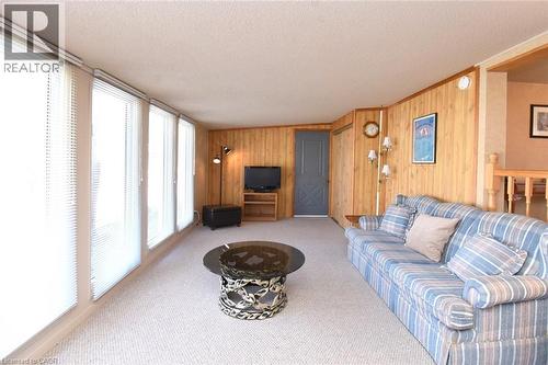 57 Concession 12 E Unit# 101, Flamborough, ON - Indoor Photo Showing Living Room