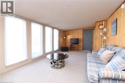 57 Concession 12 E Unit# 101, Flamborough, ON - Indoor Photo Showing Living Room