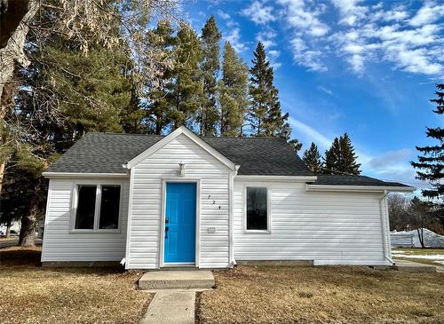 724 Second Avenue, Carberry, MB - Outdoor