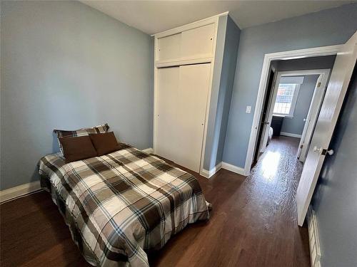 724 Second Avenue, Carberry, MB - Indoor Photo Showing Bedroom