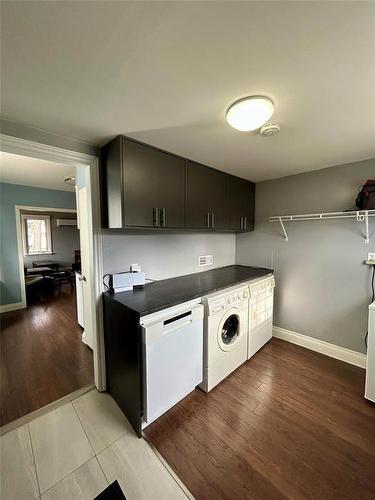 724 Second Avenue, Carberry, MB - Indoor