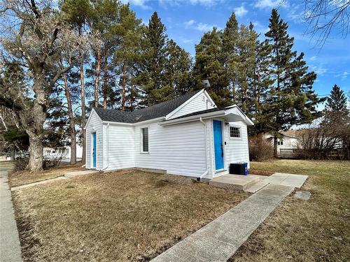 724 Second Avenue, Carberry, MB - Outdoor