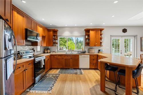 3482 Arrowsmith Rd, Nanaimo, BC 