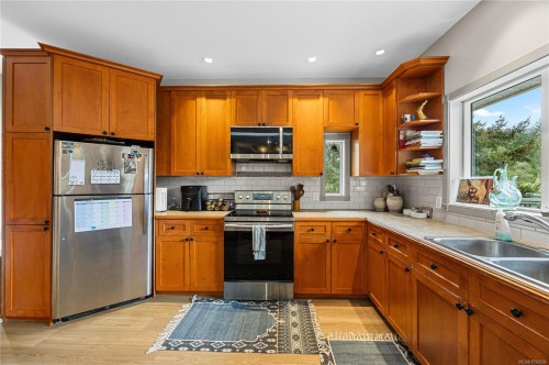 3482 Arrowsmith Rd, Nanaimo, BC 