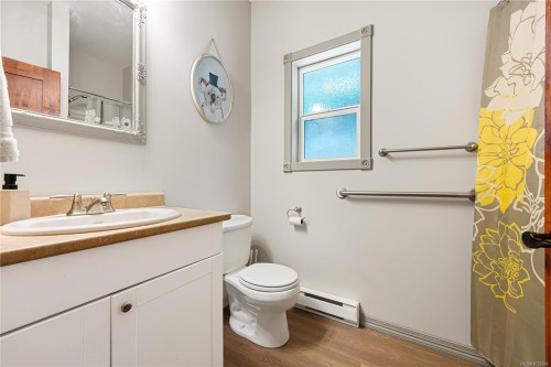 3482 Arrowsmith Rd, Nanaimo, BC 