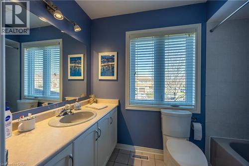55 Grindstone Way, Waterdown, ON - Indoor Photo Showing Bathroom