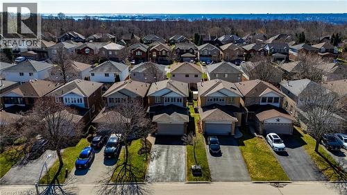 55 Grindstone Way, Waterdown, ON - Outdoor With Facade