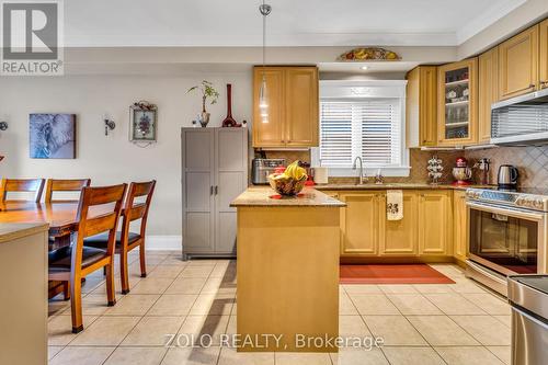 15 Ozner Crescent, Vaughan, ON - Indoor Photo Showing Kitchen