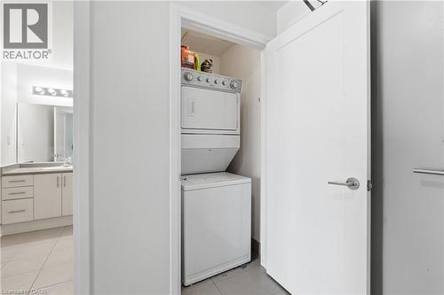 10 Concord Place Unit# 304, Grimsby, ON - Indoor Photo Showing Laundry Room