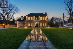 4 PINE RIDGE DRIVE Toronto, ON M1M 2X3