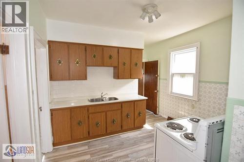 558 Elm, Windsor, ON - Indoor Photo Showing Laundry Room