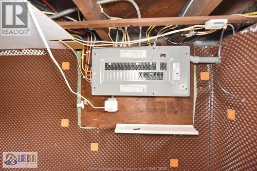 558 Elm, Windsor, ON - Indoor Photo Showing Other Room