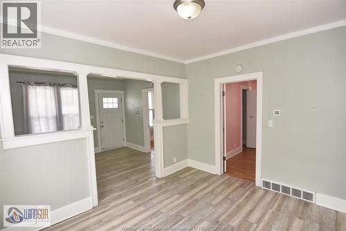 558 Elm, Windsor, ON - Indoor Photo Showing Other Room