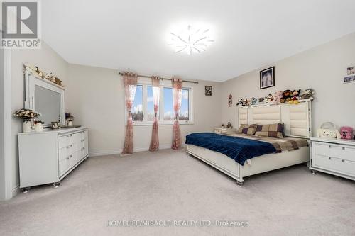 93 Trail Boulevard, Springwater, ON - Indoor Photo Showing Bedroom