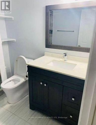 5237 Floral Hill Crescent, Mississauga, ON - Indoor Photo Showing Bathroom