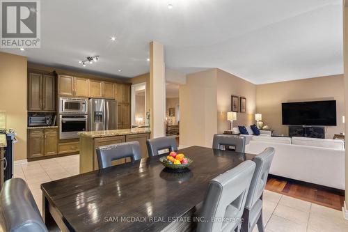 3352 Erin Centre Boulevard, Mississauga, ON - Indoor