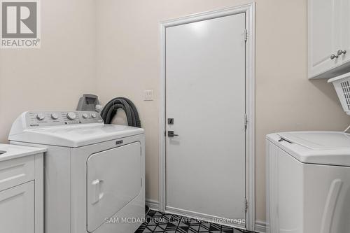 3352 Erin Centre Boulevard, Mississauga, ON - Indoor Photo Showing Laundry Room