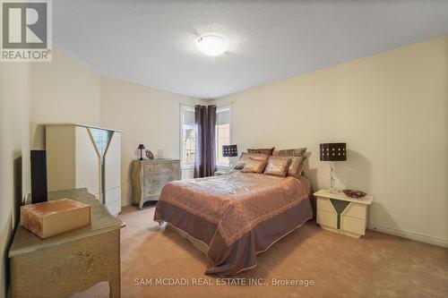 3352 Erin Centre Boulevard, Mississauga, ON - Indoor Photo Showing Bedroom