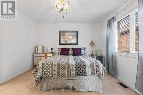 3352 Erin Centre Boulevard, Mississauga, ON - Indoor Photo Showing Bedroom