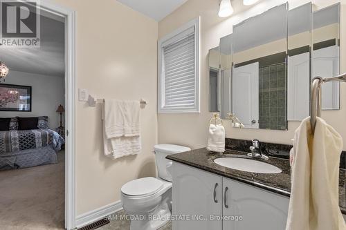 3352 Erin Centre Boulevard, Mississauga, ON - Indoor Photo Showing Bathroom