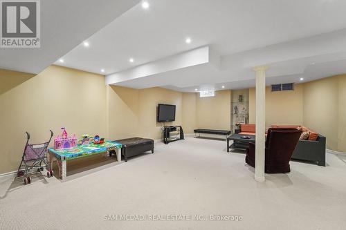 3352 Erin Centre Boulevard, Mississauga, ON - Indoor